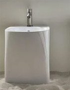 WC a Poser